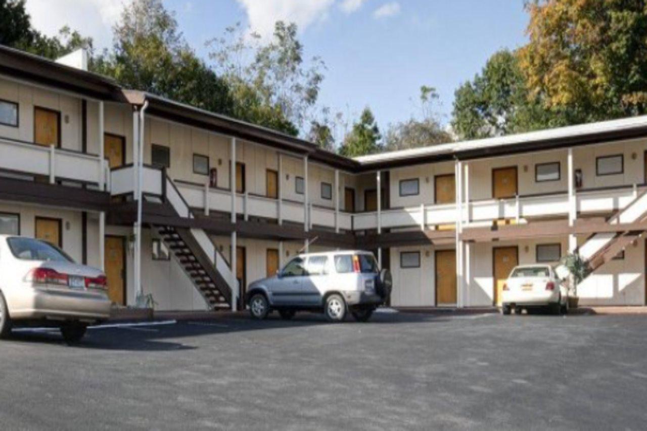 Americas Best Value Inn Highland-Poughkeepsie Екстер'єр фото